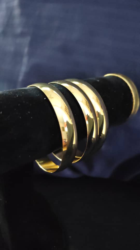 3Bracelet joncs en acier doré