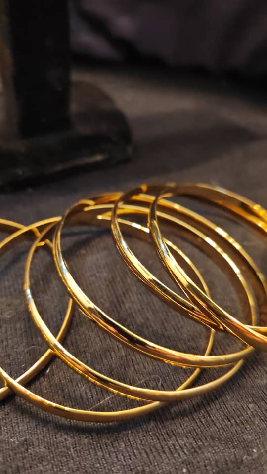 7Bracelets Rigides Arrondis Simples Doré