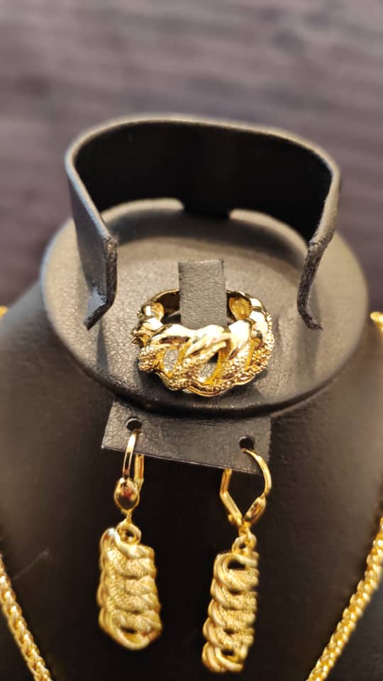 Parure Américaine en plaqué Or -3 pcs élegantes